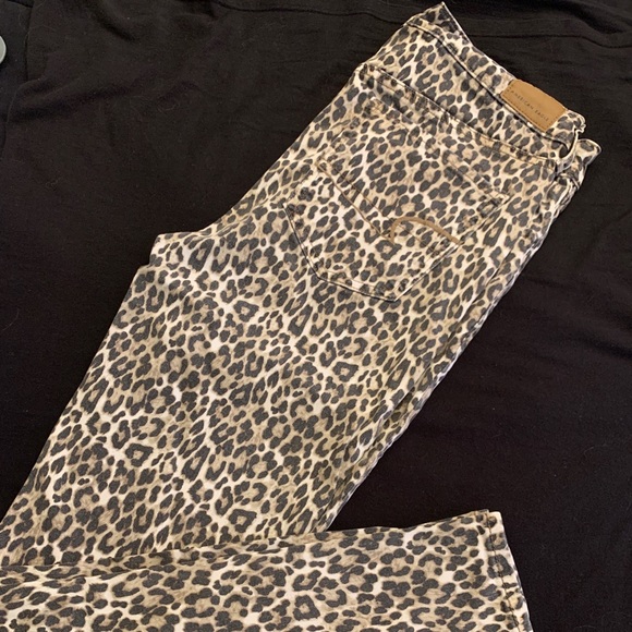 American Eagle Leopard Print Hirise 